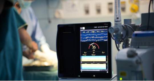 Application to monitor anesthesia in kidney transplant operation